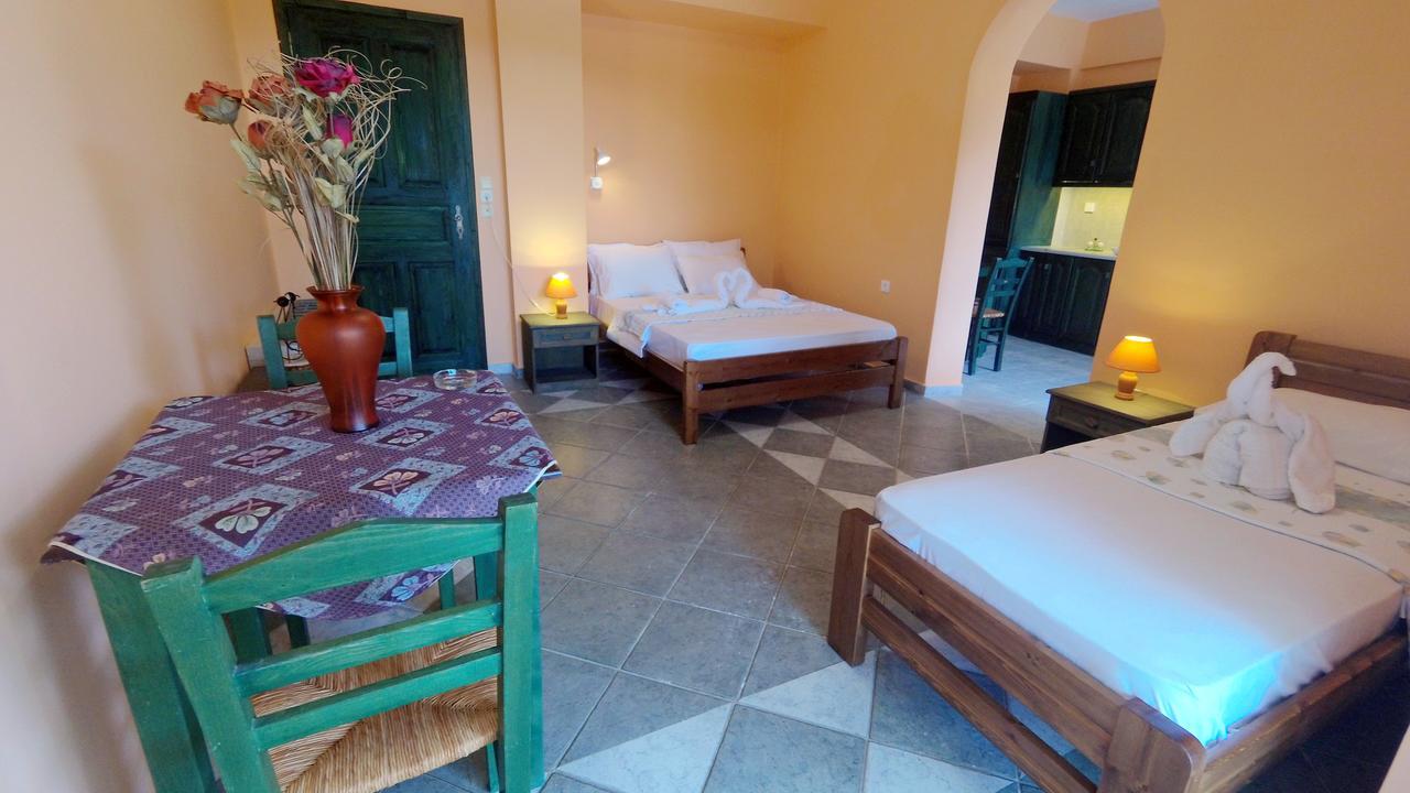 Hotel Zeus Kárystos Eksteriør bilde